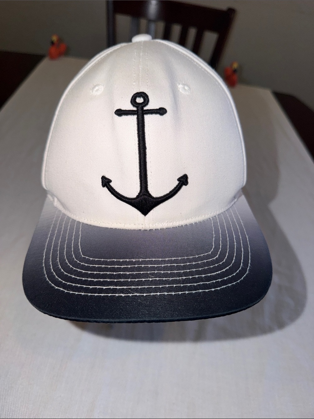Carbon Elements nautical embroidered anchor OSFM EUC